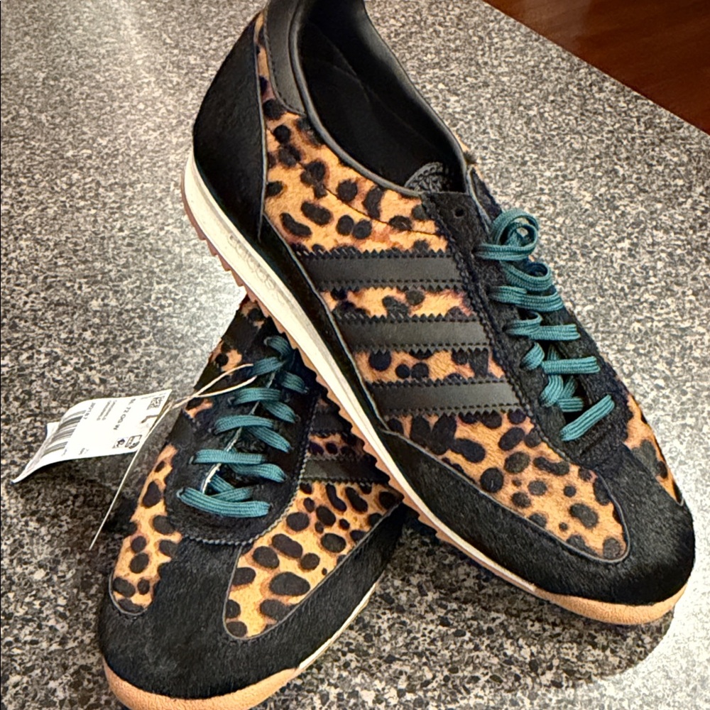 ADIDAS Leopard Print Sneakers with Black Stripes & dark green laces. NWT.